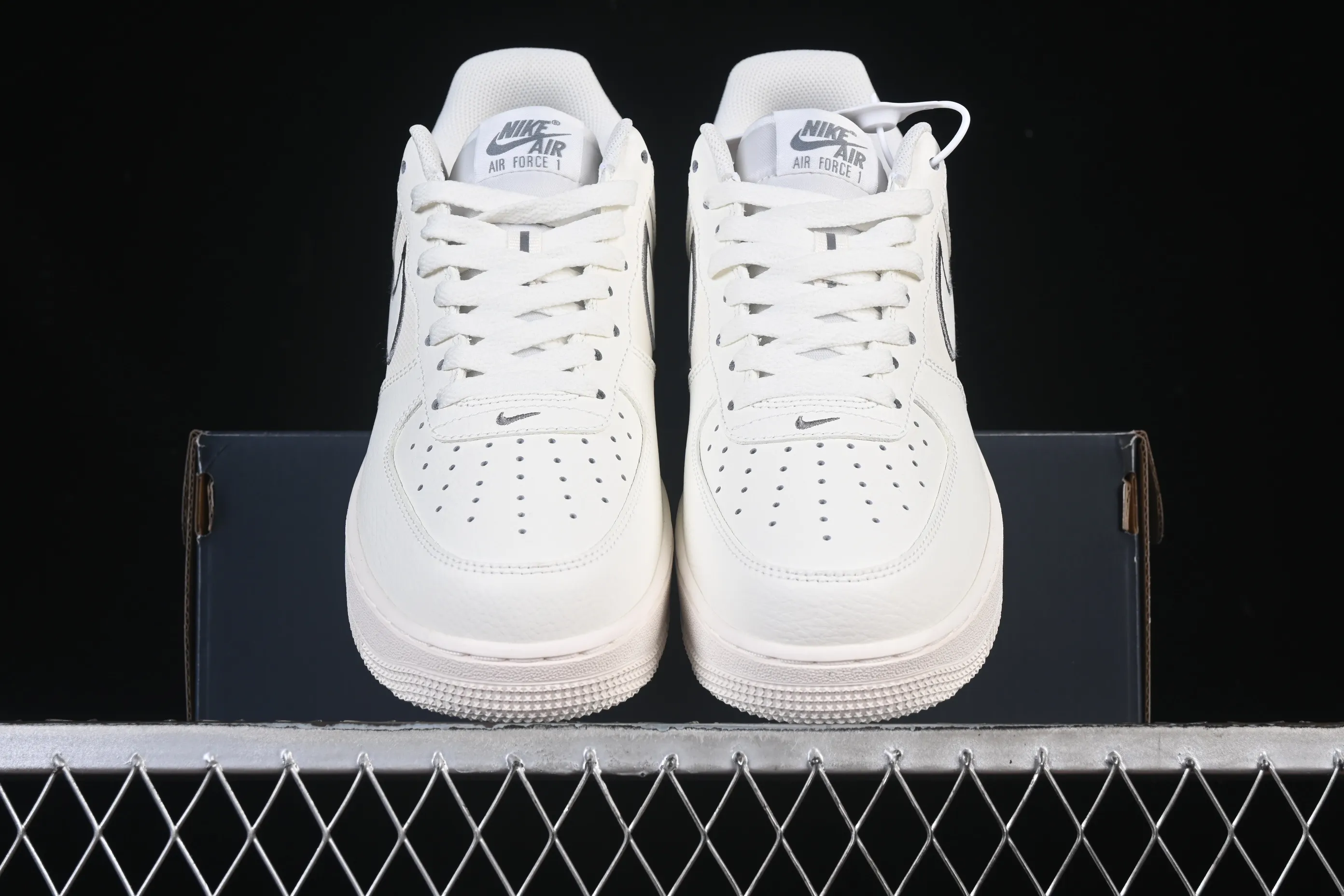 All categories Nk Air Force 1 Air Force series Nk Air Force 1 Low Air Force low-top Nike Air Force 1'07 Low Air Force 1 low-top casual sneakers IB7677-101